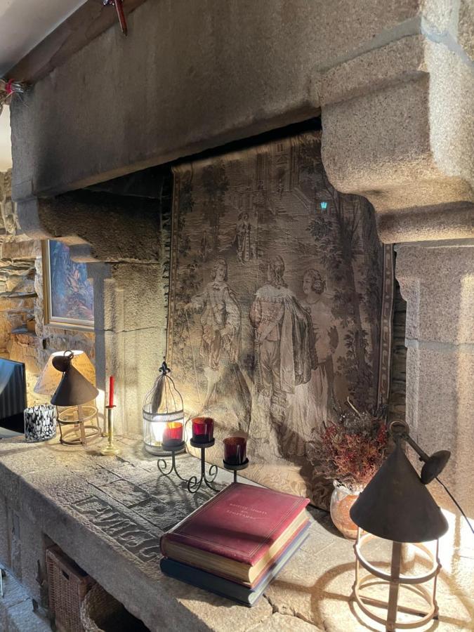 De 1634 Avec Balcon Au Sud Sur Jardin En Plein Coeur Historique Apartment Tréguier