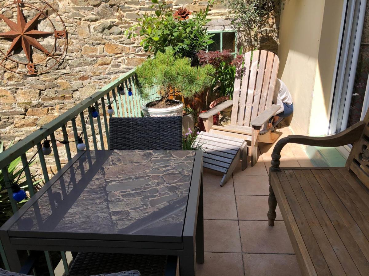 De 1634 Avec Balcon Au Sud Sur Jardin En Plein Coeur Historique Apartment Tréguier