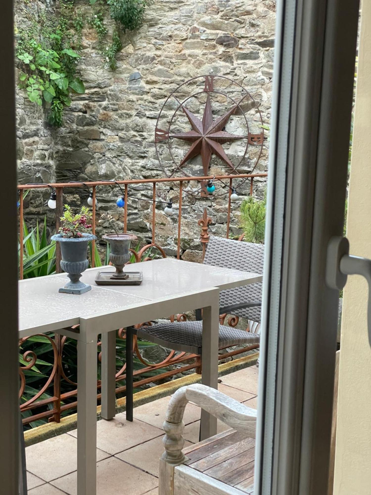 De 1634 Avec Balcon Au Sud Sur Jardin En Plein Coeur Historique Apartment